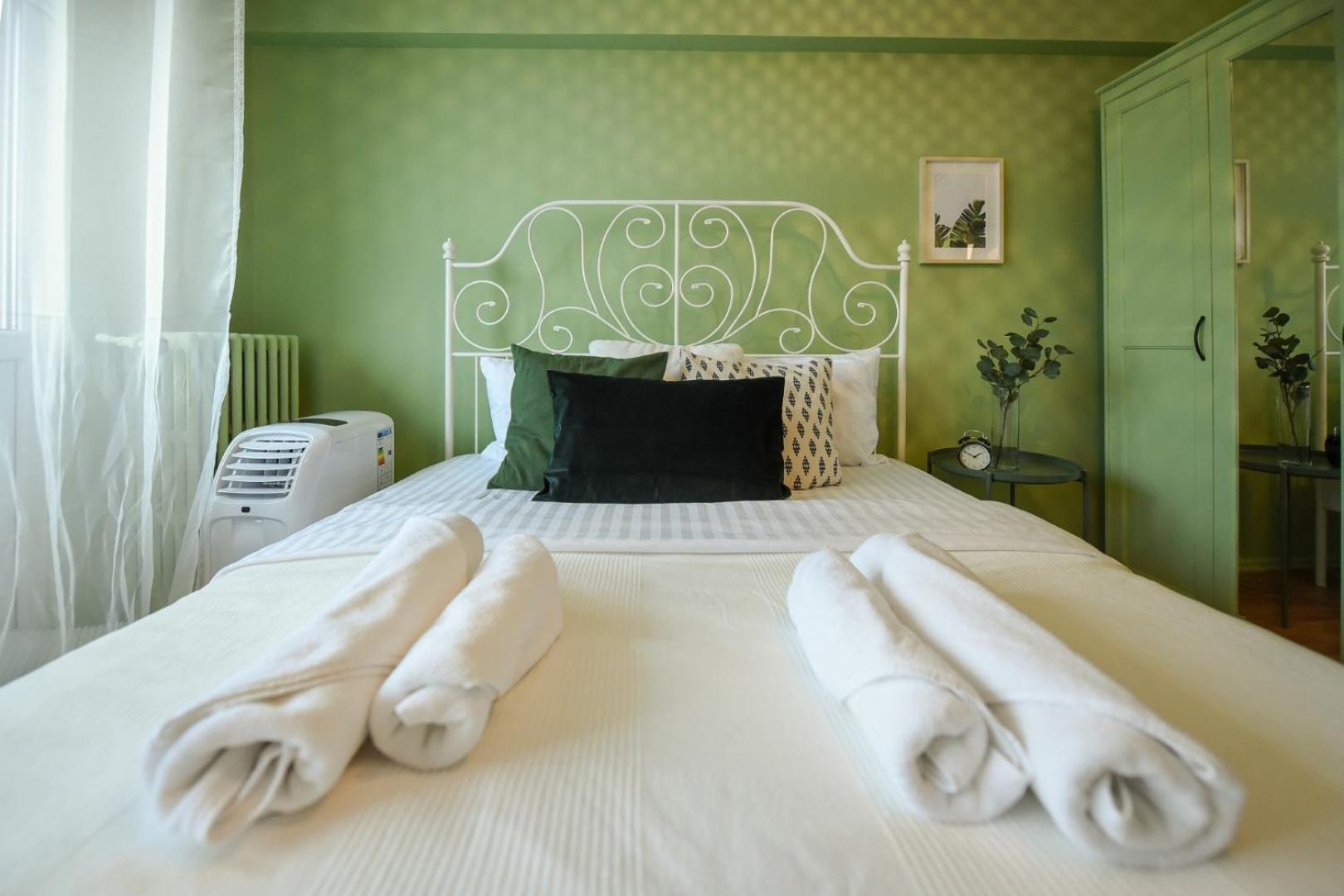 Chic Accommodation With Breathtaking Views Over Calea Victoriei - Your Central Heaven Bucareste Exterior foto