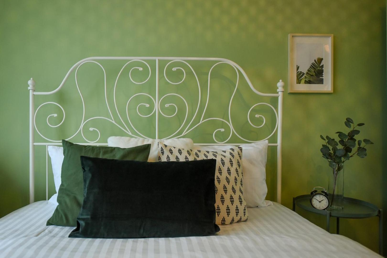 Chic Accommodation With Breathtaking Views Over Calea Victoriei - Your Central Heaven Bucareste Quarto foto